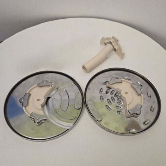 CUISINART 2 Discs and Stem - DLC-837TX Grating DLC-844TX 4MM Slicing DLC-10 Stem - Picture 1 of 7